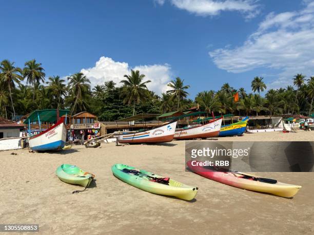 kayak on palolem beach - palolem beach stock pictures, royalty-free photos & images
