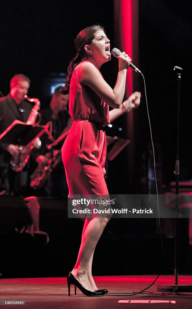 Nikki Yanofsky In Concert At L'Olympia