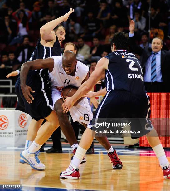 Tarence Kinsey, #8 of Anadolu Efes in action during the 2011-2012 Turkish Airlines Euroleague Regular Season Game Day 2 between Anadolu Efes Istanbul...