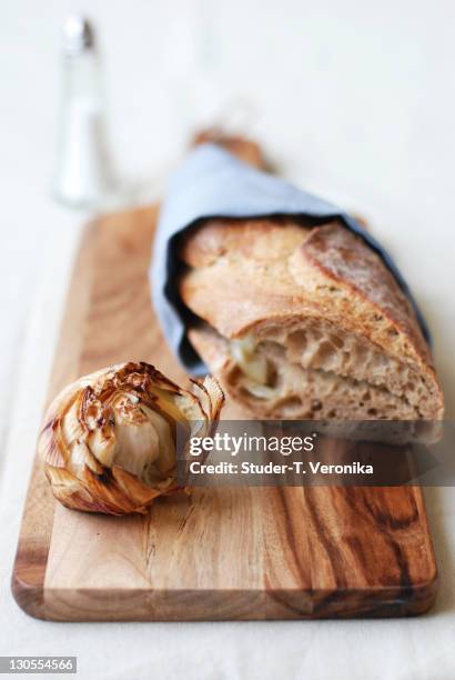 roasted garlic - roasted garlic stock pictures, royalty-free photos & images