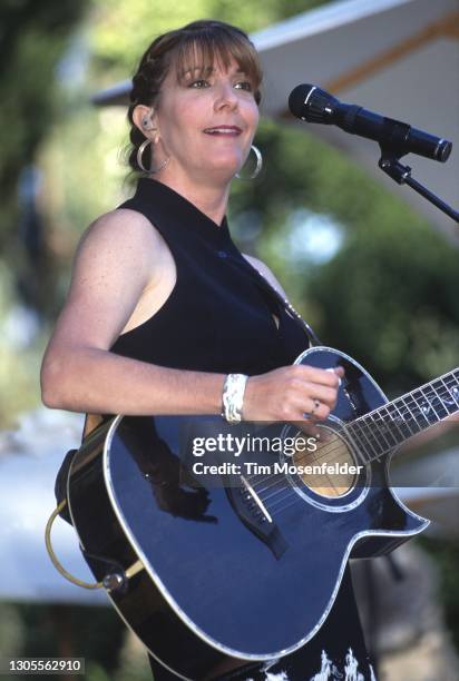 Kathy Mattea performs at Villa Montalvo on July 10, 1995 in Saratoga, California.