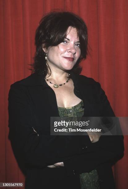 Roseanne Cash poses at the Coconut Grove Ballroom on August 20, 1999 in Santa Cruz, California.