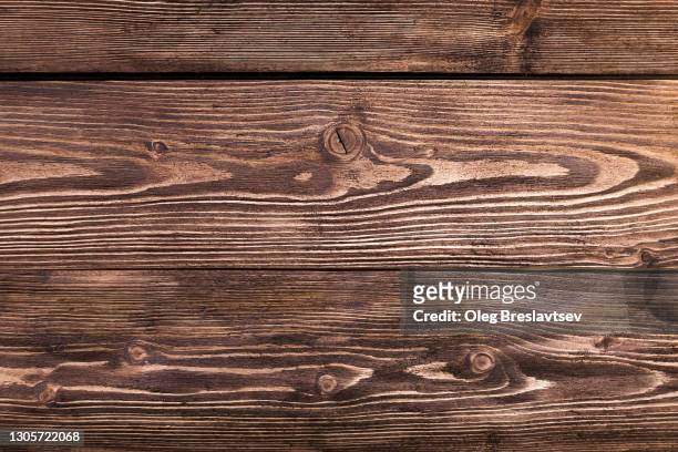 brown wooden background - log texture stock-fotos und bilder