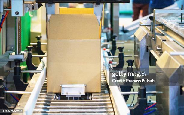 Box Packaging Machine Photos and Premium High Res Pictures - Getty Images