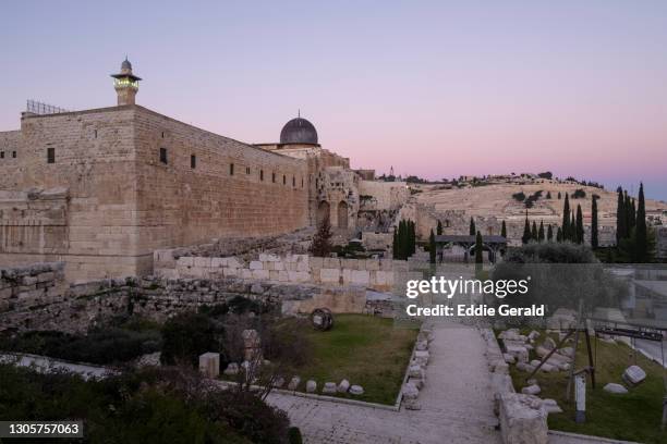 the old city of jerusalem - al aqsa stock pictures, royalty-free photos & images