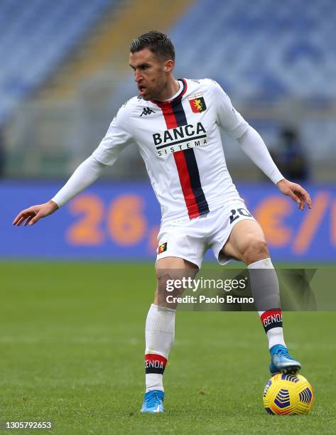 Kevin Strootman of Genoa on the ball during the Serie A match between AS Roma and Genoa CFC at Stadio Olimpico on March 07, 2021 in Rome, Italy....