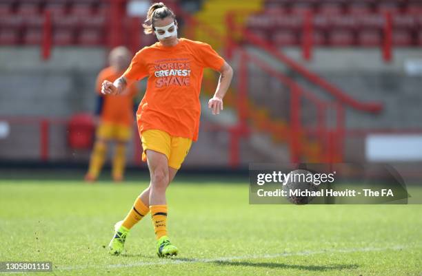 Ria Percival of Tottenham Hotspur warms up whilst wearing a face guard prior to the Barclays FA Women's Super League match between Brighton & Hove...