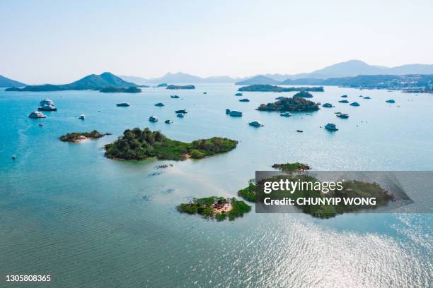 fantastisk utsikt över sai kung, det berömda semesterläget i hong kong - sydkinesiska havet bildbanksfoton och bilder