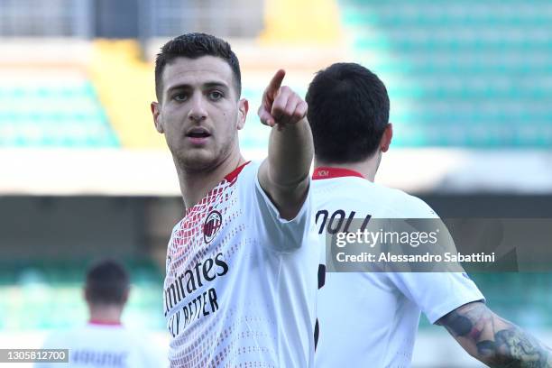 Diogo Dalot of AC Milan celebrates after scoring their side's second goal during the Serie A match between Hellas Verona FC and AC Milan at Stadio...