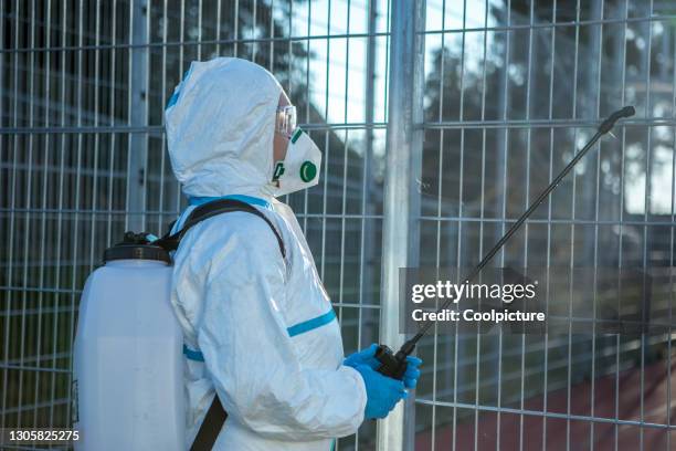 Janitor Mask Hospital Janitor Mask Photos and Premium High Res Pictures - Getty Images