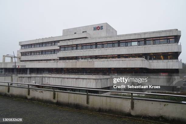 overview on the nos gebouw building, hilversum, the netherlands - hilversum stock pictures, royalty-free photos & images