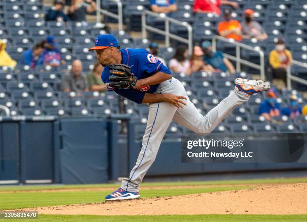 New York Mets' pitcher Edwin Diaz throws in the third inning of a spring training game against the Houston Astros at The Ballpark of the Palm Beaches...