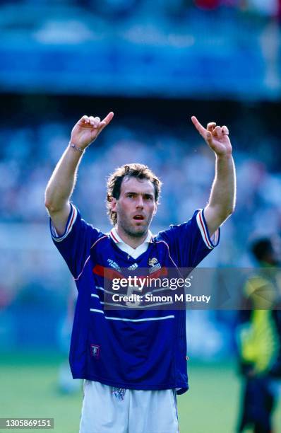 Laurent Blanc of France waves to the crowd after the World Cup round of 16 match between France and Paraguay at the Stade Bollaert-Delelis on June...