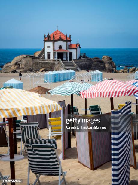 the chapel of senhor da pedra on the portuguese coast near coimbra just outside porto portugal - porto portugal stockfoto's en -beelden