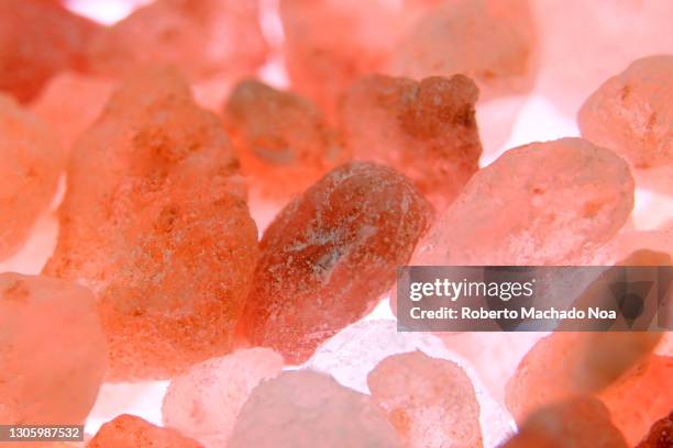 macro of himalayan salt - himalayan salt stock pictures, royalty-free photos & images