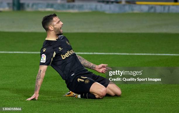 Edgar Mendez of Deportivo Alaves celebrates after scoring his team's second goal during the La Liga Santander match between Real Betis and Deportivo...