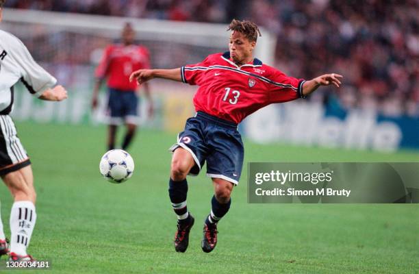 Usa Cobi Jones Photos and Premium High Res Pictures - Getty Images