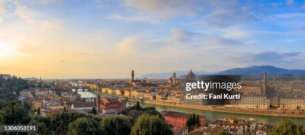 panorama ad alta risoluzione florence cityscape da piazzale michelangelo, italia - firenze foto e immagini stock