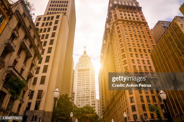 financial district in sao paulo, brazil. - são paulo city stock-fotos und bilder