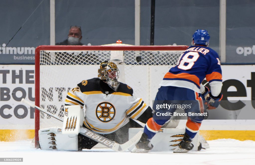 Boston Bruins v New York Islanders