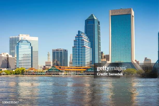 skyline der innenstadt von jacksonville florida usa - jacksonville stock-fotos und bilder