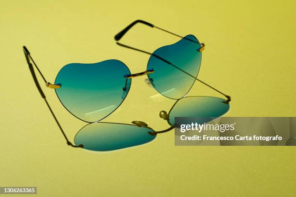 heart shaped sunglasses - heart sunglasses stock pictures, royalty-free photos & images