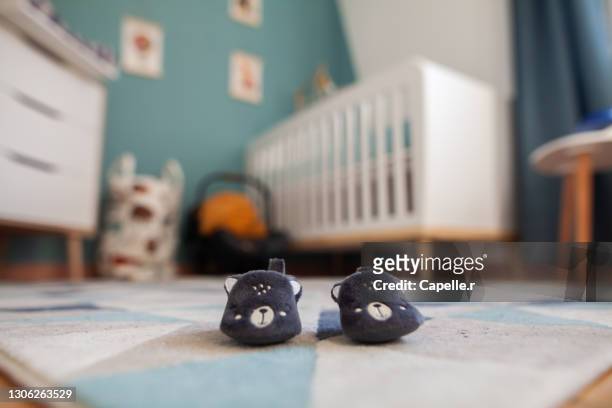 enfance - chambre de bébé - baby room stock pictures, royalty-free photos & images