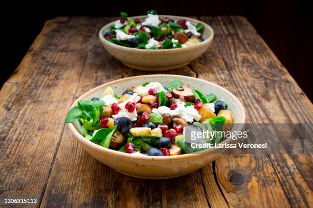 colorful winter's salad - arando imagens e fotografias de stock