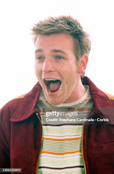 Ewan McGregor attends « Trainspotting » Photocall during the 49th Annual Cannes Film Festival on May 13, 1996 in Cannes, France.