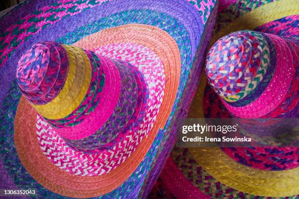 mexican hats - sombrero hat stockfoto's en -beelden