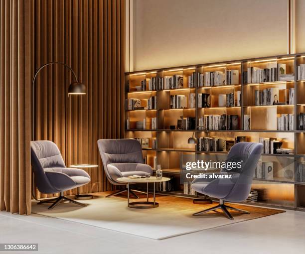 kleine bibliotheekruimte in luchthavenlounge - airport departure area stockfoto's en -beelden