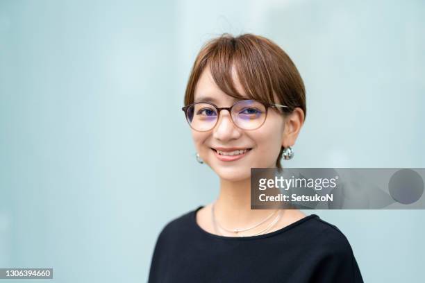 アジア女性の肖像 - 若い女性 日本人 顔 ストックフォトと画像