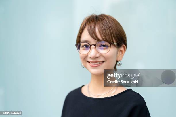 1 240点の若い女性 日本人 正面 顔のストックフォト Getty Images 1 240点の若い女性 日本人 正面 顔のストックフォト Getty Images