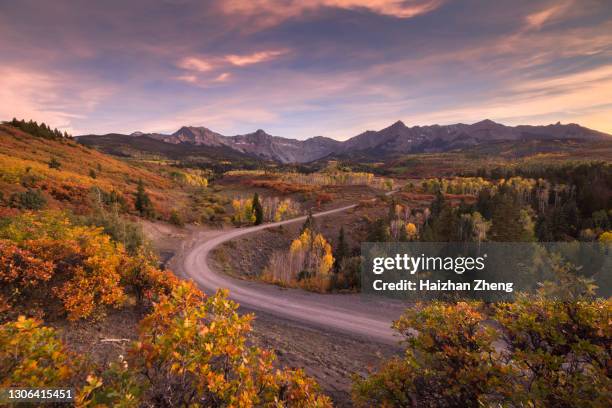 vurige de zonsondergang van de herfst - san juan mountains stockfoto's en -beelden