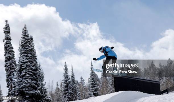 Jamie Anderson of the United States takes a practice run before the start of the qualifications for women's snowboard slopestyle during Day 1 of the...