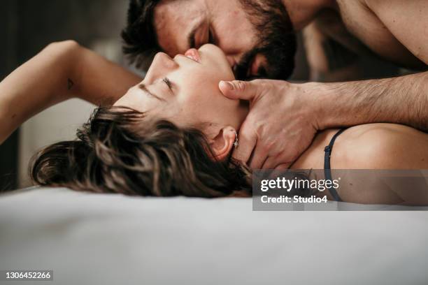 kissing your neck and feeling your skin - sensualidade imagens e fotografias de stock