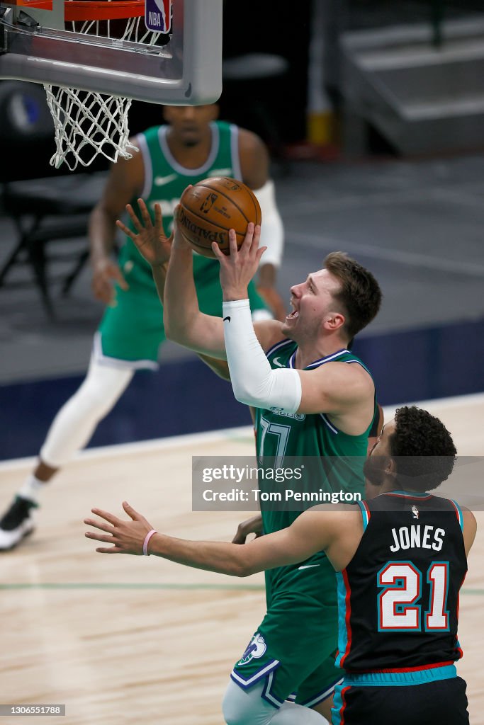 Memphis Grizzlies v Dallas Mavericks