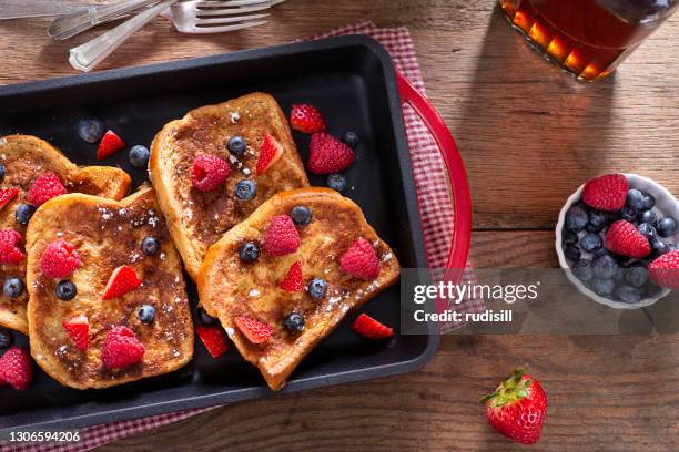 french toast - pain perdu stock pictures, royalty-free photos & images