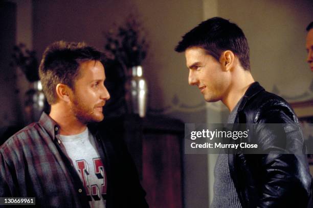 American actors Emilio Estevez as agent Jack Harmon and Tom Cruise as Ethan Hunt in a scene from the film 'Mission: Impossible', 1996.