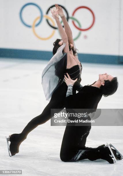 Marina Klimova and Sergei Ponomarenko of the Unified Team skate in the Exhibition event of the Figure Skating competition of the 1992 Winter Olympic...