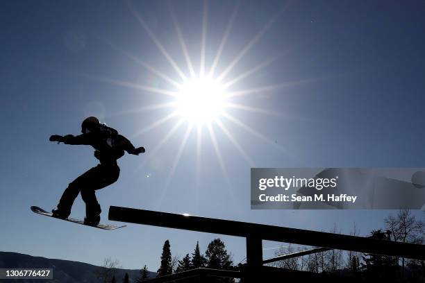 Jamie Anderson of the United States competes during the women's snowboard slopestyle final during Day 3 of the Aspen 2021 FIS Snowboard and Freeski...