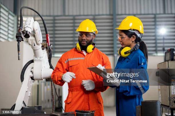 Calibrator Engineer Calibration Technician Photos and Premium High Res Pictures - Getty Images