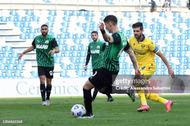 Filip Djuricic of Sassuolo scores their team's second goal during the Serie A match between US Sassuolo and Hellas Verona FC at Mapei Stadium - Città...