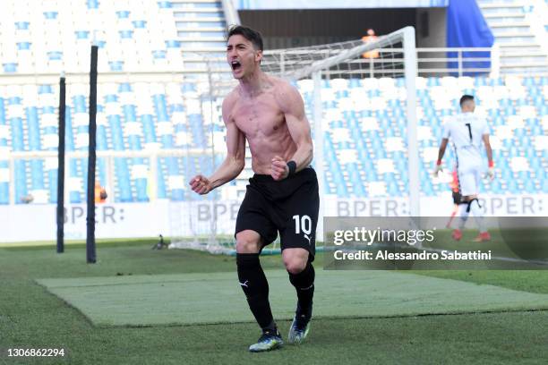 Filip Djuricic of Sassuolo celebrates after scoring their team's second goal during the Serie A match between US Sassuolo and Hellas Verona FC at...