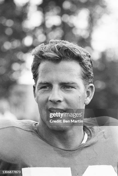Giants football player Frank Gifford retuning to the Giants as a flanker after 18 months retirement from a serious head injury in 1960, New York,...