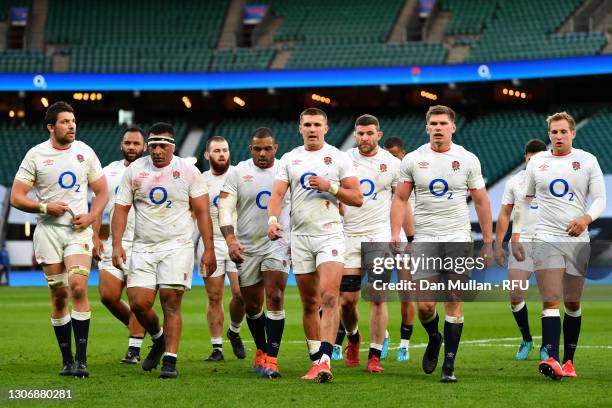 Mark Wilson, Mako Vunipola, Kyle Sinckler , Henry Slade, Mark Wilson, Owen Farrell and Max Malins of England walk off at half time during the...