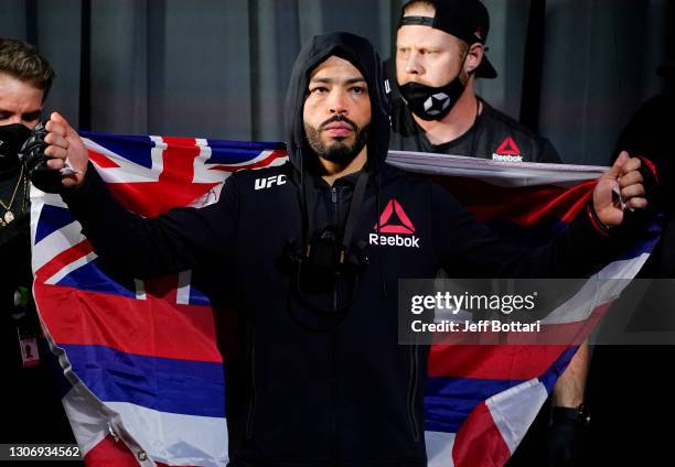 Dan Ige prepares to fight Gavin Tucker in a featherweight fight during the UFC Fight Night event at UFC APEX on March 13, 2021 in Las Vegas, Nevada.