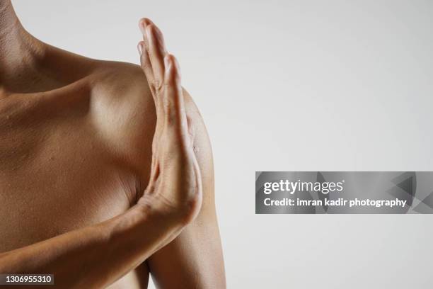 body language for antivaccine - anti vaccination stock pictures, royalty-free photos & images