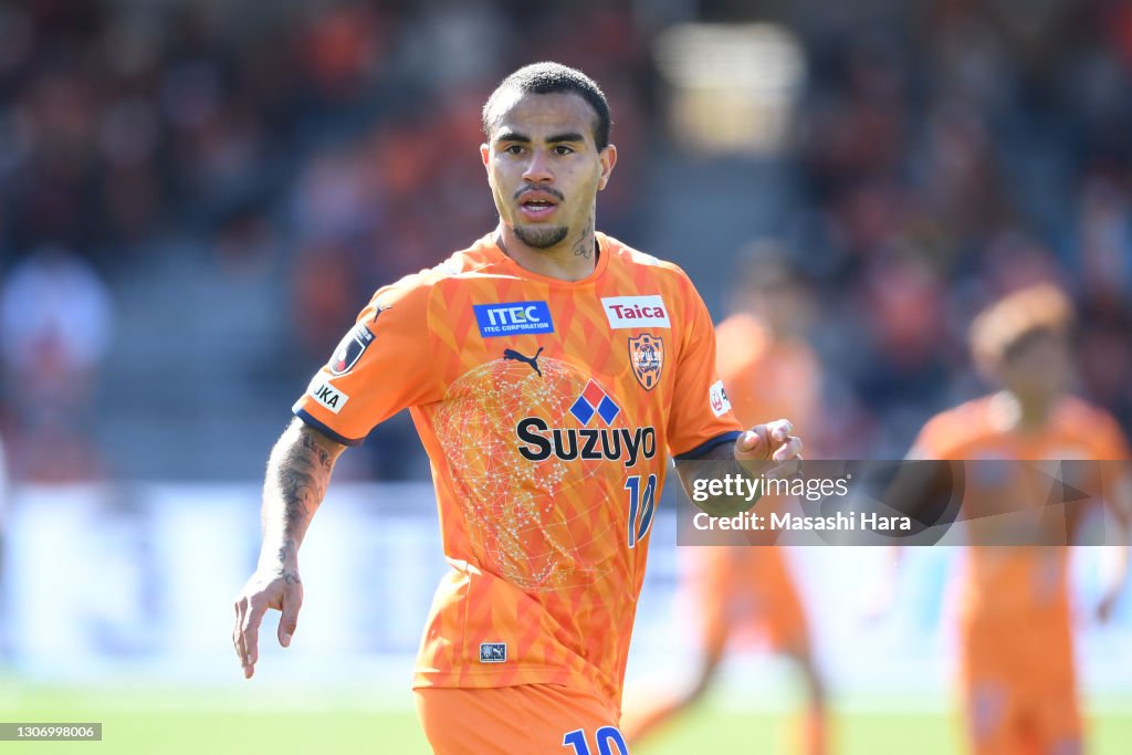 Shimizu S-Pulse v Sagan Tosu - J.League Meiji Yasuda J1