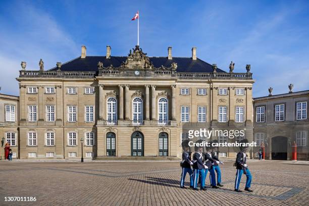 change of the guard at the danish royal palace - amalienborg palace stock pictures, royalty-free photos & images